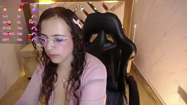 Snapshot of _Evoni_b chatting on October 2025 07:42:02 PM Evoni b online show from October 2025 07:42:02 PM