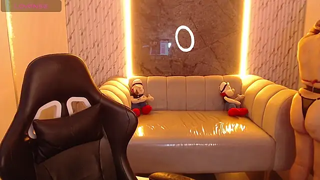 Snapshot of _Evoni_b chatting on October 2025 12:48:02 PM Evoni b online show from October 2025 12:48:02 PM