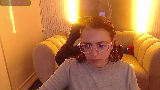 Snapshot of _Evoni_b chatting on November 2025 12:48:01 PM Evoni b online show from November 2025 12:48:01 PM