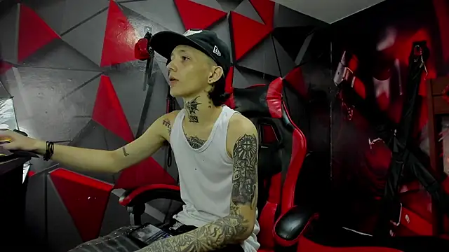 Snapshot of StraightBoy_Nick chatting on September 2025 05:42:01 AM StraightBoy Nick online show from September 2025 05:42:01 AM