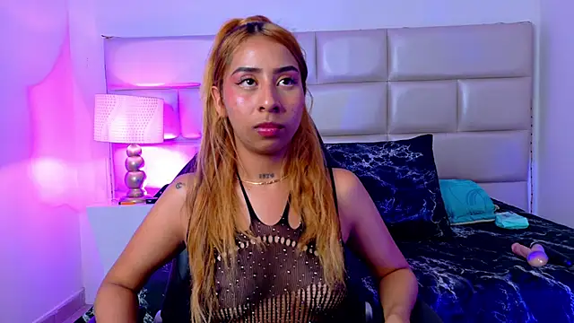 laila stilwiills online show from September 2025 12:55:01 AM