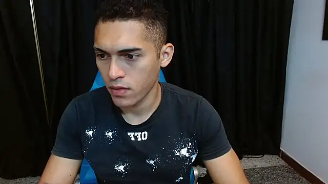 Snapshot of Derek_Storm_ chatting on December 2025 01:06:01 PM Derek Storm online show from December 2025 01:06:01 PM