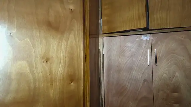 EmilyNoir1 online show from September 2025 04:01:01 AM