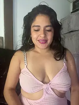 EmilyNoir1 online show from July 2026 12:13:01 AM