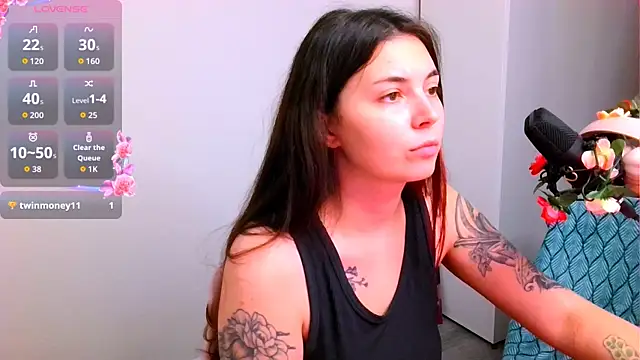 peachyness online show from November 2025 04:09:01 PM