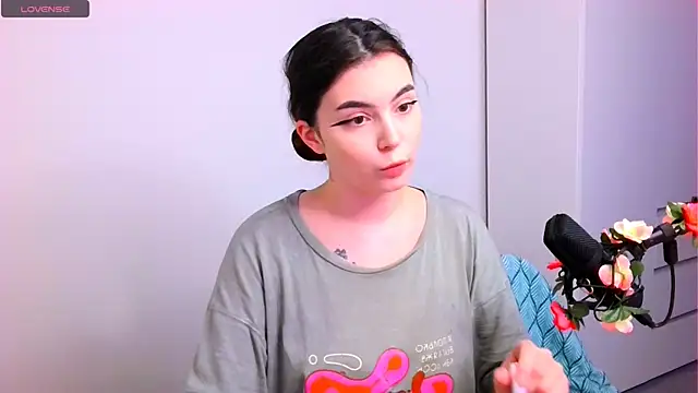 peachyness online show from December 2025 08:03:01 PM