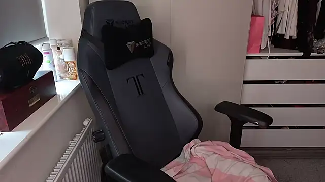 Lilly-Luscious online show from March 2026 08:58:02 AM