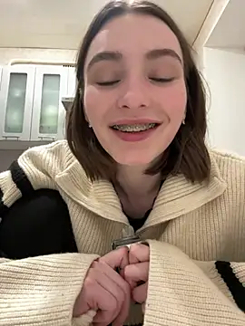 ZariaFlame online show from April 2026 11:38:01 PM