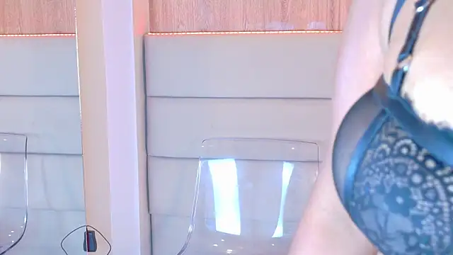 LanaRozz online show from September 2025 08:00:02 PM