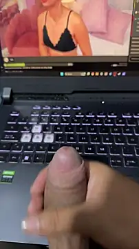 Snapshot of AndyRico18 chatting on February 2026 08:20:01 AM AndyRico18 online show from February 2026 08:20:01 AM