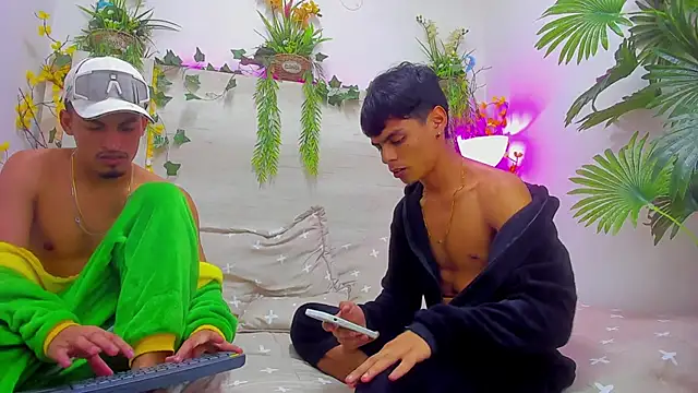 Brownie Lovers online show from November 2025 08:32:01 PM