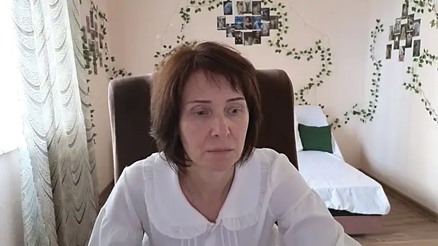 Lia Tito online show from September 2025 12:17:01 PM