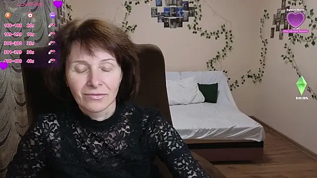 Lia Tito online show from October 2025 03:30:01 PM