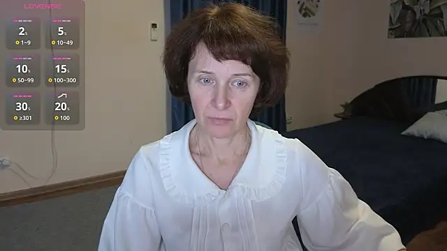 Lia Tito online show from October 2025 01:04:02 PM