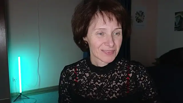 Lia Tito online show from October 2025 03:25:01 PM