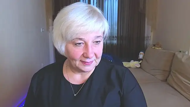 Snapshot of Milana_Milky chatting on November 2025 06:05:01 AM Milana Milky online show from November 2025 06:05:01 AM