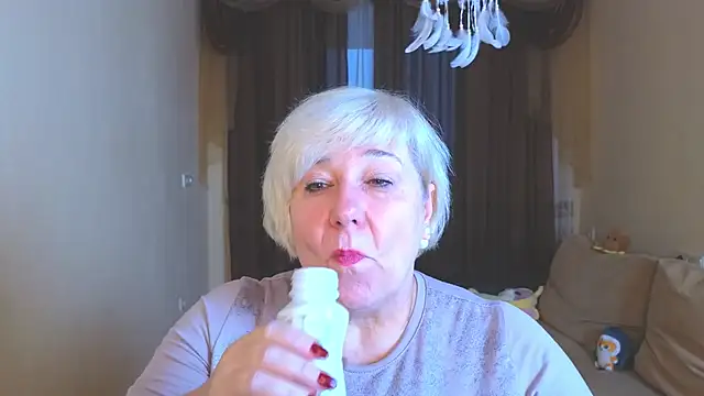 Snapshot of Milana_Milky chatting on November 2025 05:07:01 AM Milana Milky online show from November 2025 05:07:01 AM