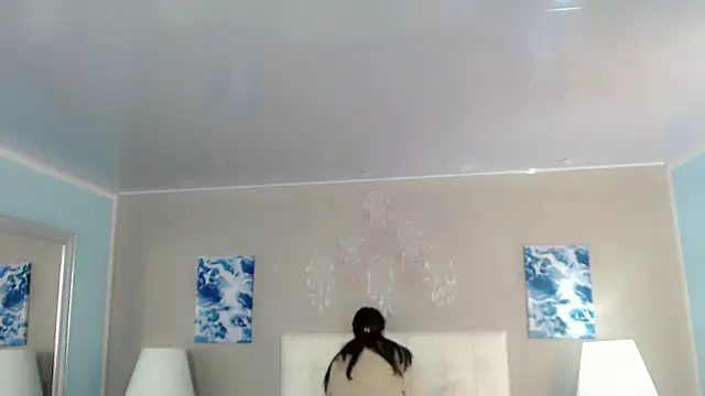 maddissonivanova online show from February 2026 07:00:02 PM