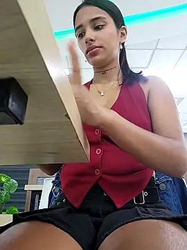 Lorena Mcfly online show from September 2025 01:45:01 PM