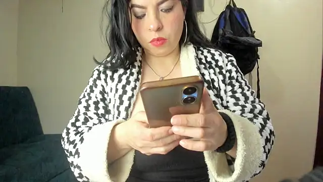 Snapshot of angela_suaza chatting on October 2025 01:37:02 AM angela suaza online show from October 2025 01:37:02 AM