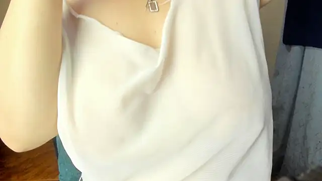 Snapshot of angela_suaza chatting on November 2025 02:24:01 AM angela suaza online show from November 2025 02:24:01 AM