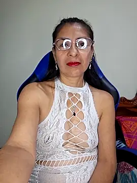 Natasha 50 online show from March 2026 05:20:01 PM