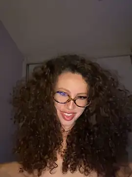 JhenneRouge online show from November 2025 01:27:01 AM