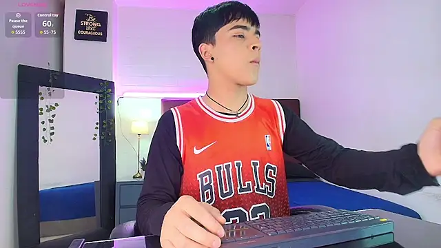 Lucass love online show from September 2025 01:15:02 PM