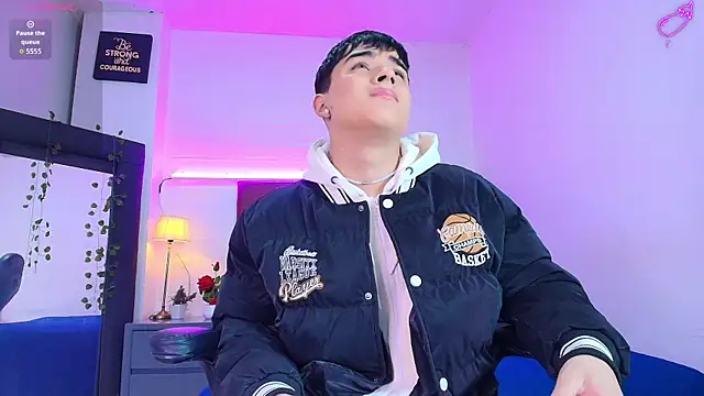 Lucass love online show from November 2025 04:17:01 PM