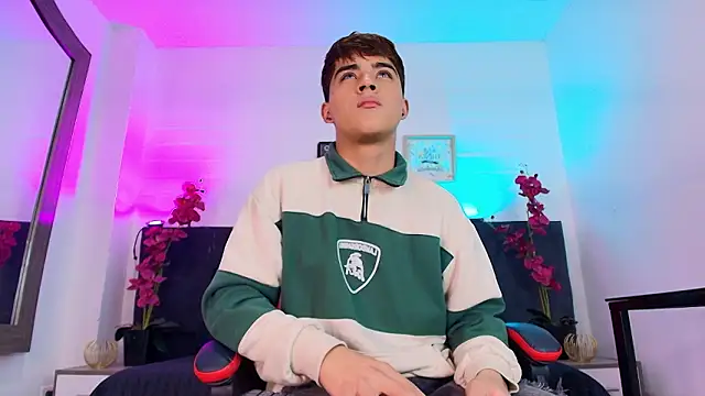 Lucass love online show from March 2026 03:01:01 AM