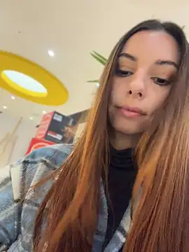 Snapshot of Amelie_Crosby chatting on June 2026 01:21:02 PM Amelie Crosby online show from June 2026 01:21:02 PM