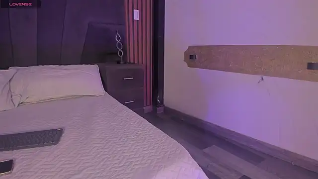 CleoWhite online show from September 2025 05:42:01 AM