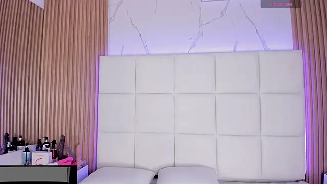 Snapshot of Meloddy_Parkerr_ chatting on February 2026 04:16:02 AM Meloddy Parkerr online show from February 2026 04:16:02 AM