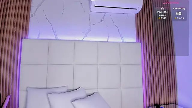 Snapshot of Meloddy_Parkerr_ chatting on February 2026 03:58:01 AM Meloddy Parkerr online show from February 2026 03:58:01 AM