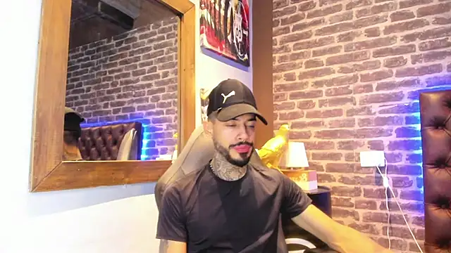 VinzenzRizzo online show from October 2025 04:13:02 AM