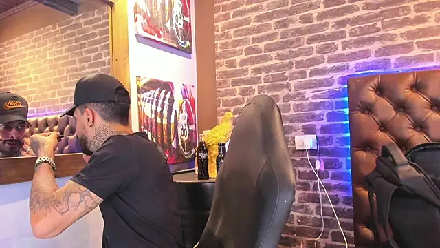 VinzenzRizzo online show from October 2025 05:41:02 AM