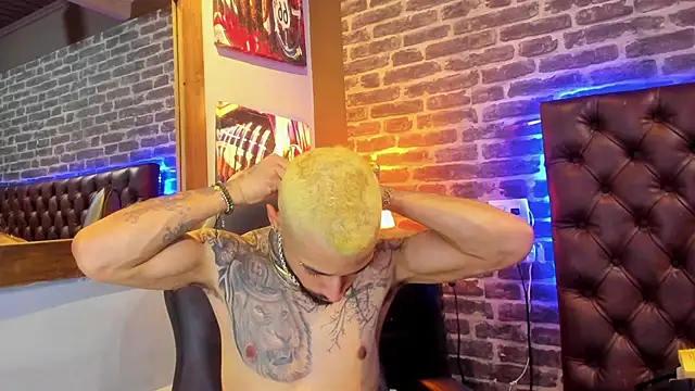 VinzenzRizzo online show from December 2025 09:21:01 PM