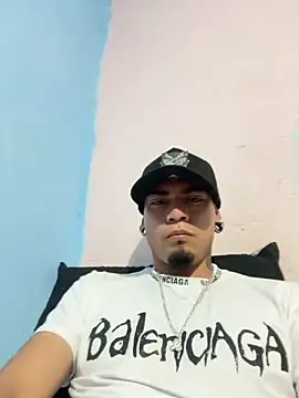 Snapshot of Ricardo2334 chatting on February 2026 04:00:01 AM Ricardo2334 online show from February 2026 04:00:01 AM