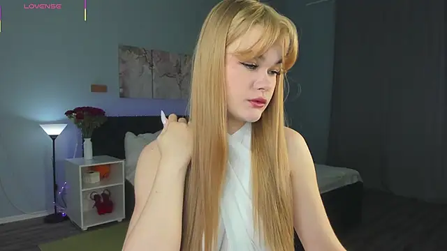 Snapshot of ShyEmma_ chatting on November 2025 01:05:01 AM ShyEmma online show from November 2025 01:05:01 AM