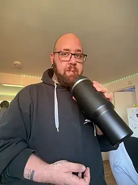 mrandmrsdarkside online show from April 2026 11:28:01 AM