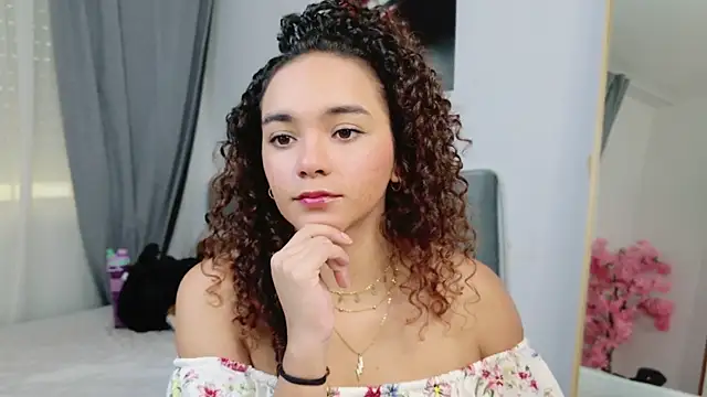 Taylor Tina online show from October 2025 12:17:01 PM