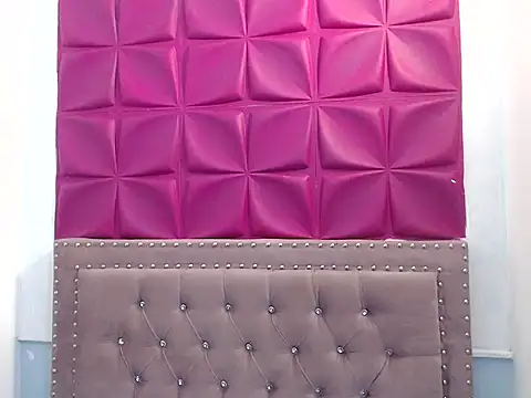 Snapshot of LyaCooper chatting on September 2025 02:39:02 PM LyaCooper online show from September 2025 02:39:02 PM