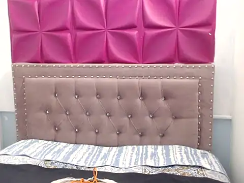 Snapshot of LyaCooper chatting on September 2025 02:39:02 PM LyaCooper online show from September 2025 02:39:02 PM