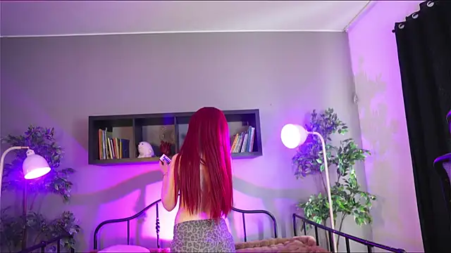 Sabrina bloom online show from October 2025 01:00:01 PM