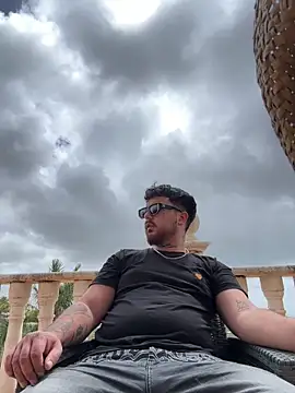 Snapshot of MrSavagexx chatting on April 2026 10:41:01 AM MrSavagexx online show from April 2026 10:41:01 AM
