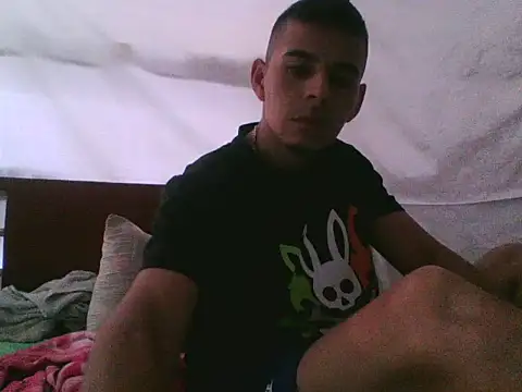 Snapshot of yersey9305 chatting on July 2026 01:36:01 PM yersey9305 online show from July 2026 01:36:01 PM
