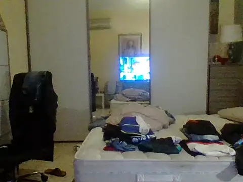 Snapshot of KalendaXL chatting on October 2025 04:49:01 PM KalendaXL online show from October 2025 04:49:01 PM