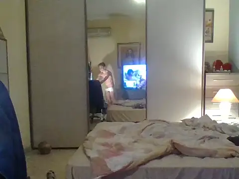 Snapshot of KalendaXL chatting on November 2025 09:28:01 PM KalendaXL online show from November 2025 09:28:01 PM