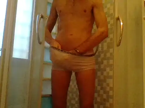 Snapshot of KalendaXL chatting on December 2025 02:44:01 PM KalendaXL online show from December 2025 02:44:01 PM