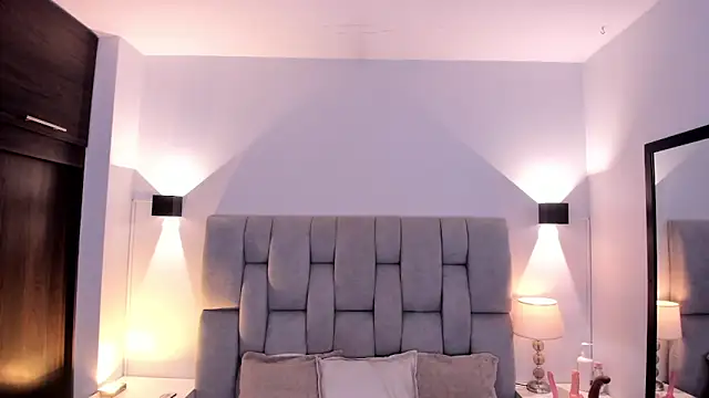 Mia volkova online show from September 2025 12:29:01 PM